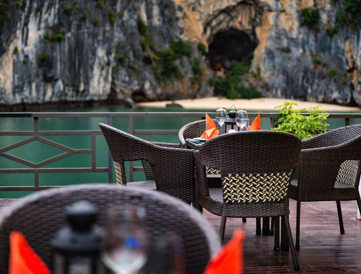 Hotel La Pandora Boutique Cruises Hạ Long Exterior foto