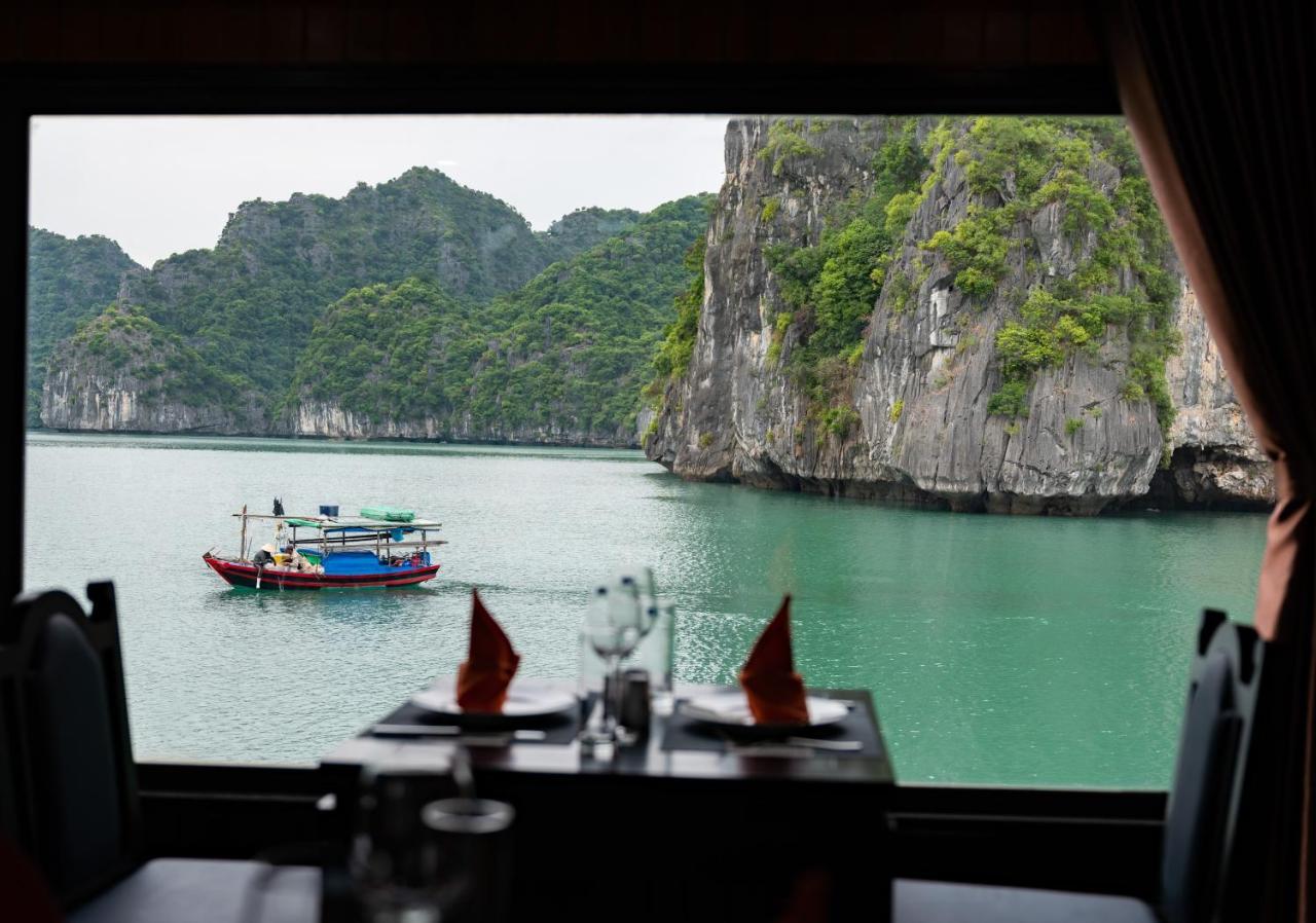 Hotel La Pandora Boutique Cruises Hạ Long Exterior foto