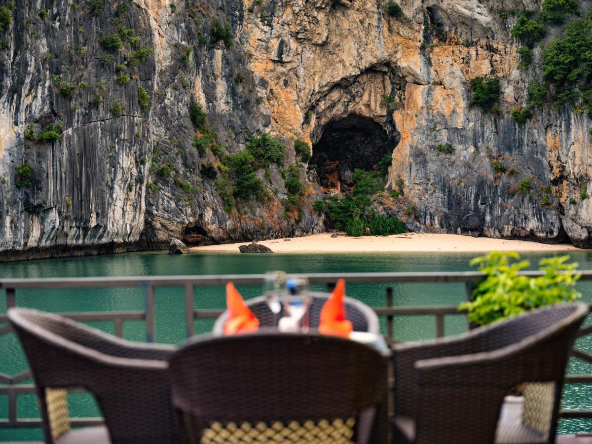 Hotel La Pandora Boutique Cruises Hạ Long Exterior foto