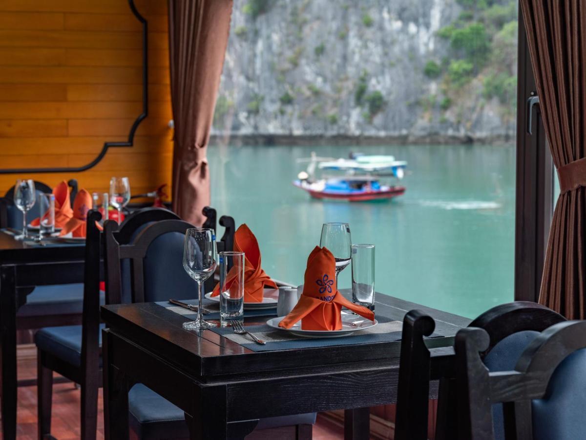 Hotel La Pandora Boutique Cruises Hạ Long Exterior foto